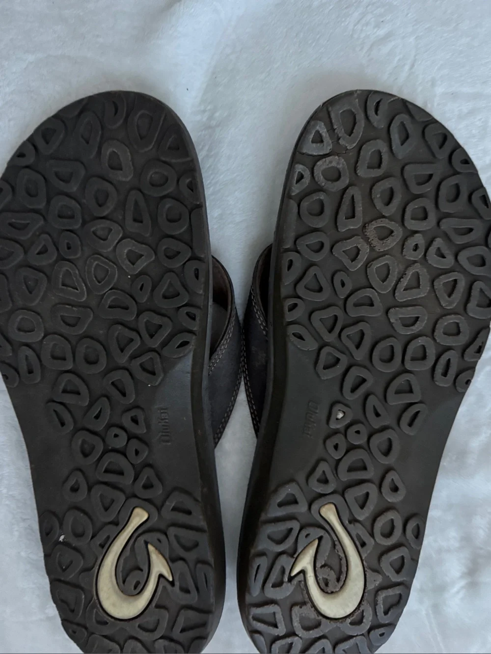 OluKai Dark Brown Leather Toe-Post Sandals